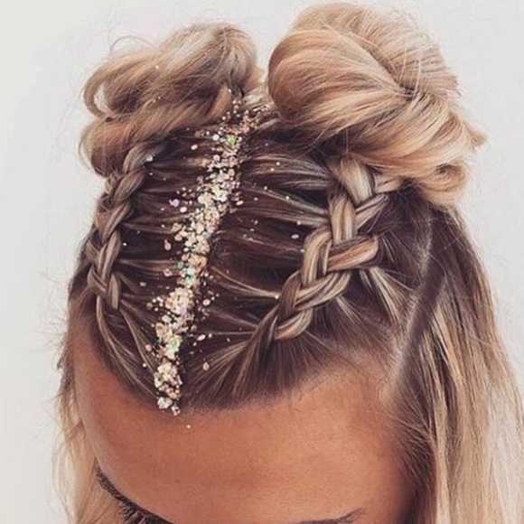 Glitter - Picture 5 of 5